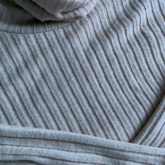 Cowl neck ribbed sweater - Picture 3 of 3